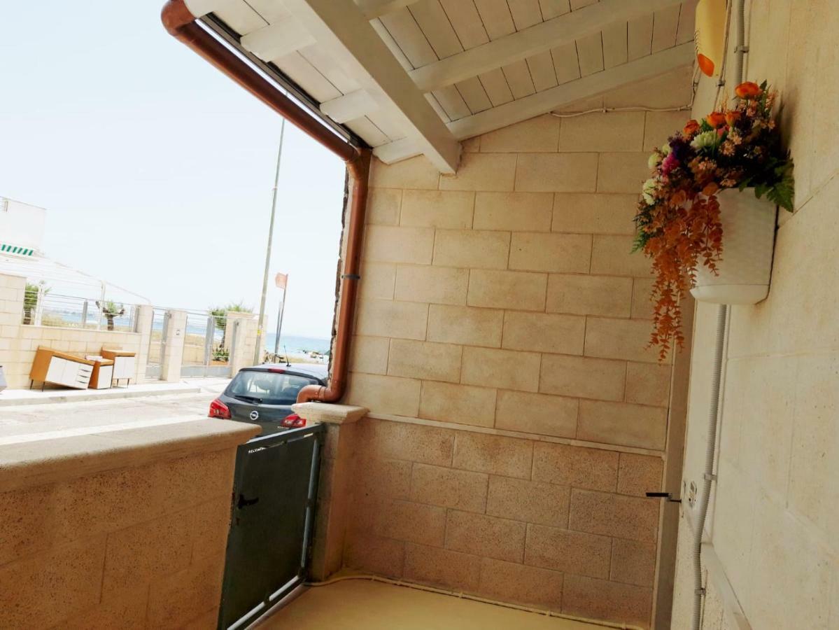 Casa Vacanze Sonia Torre Lapillo Exterior photo